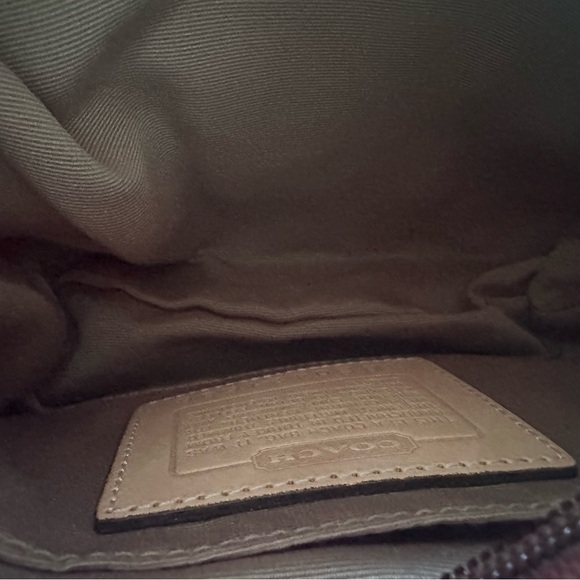 Mini vintage Coach Bag in good used condition. - Picture 4 of 5